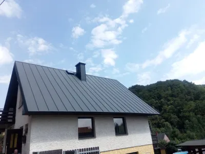 Dvouplášťová střecha s krytinou Prefalz
