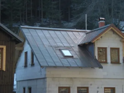 Měděná střecha rodinného domu v Peci pod Sněžkou (2009)