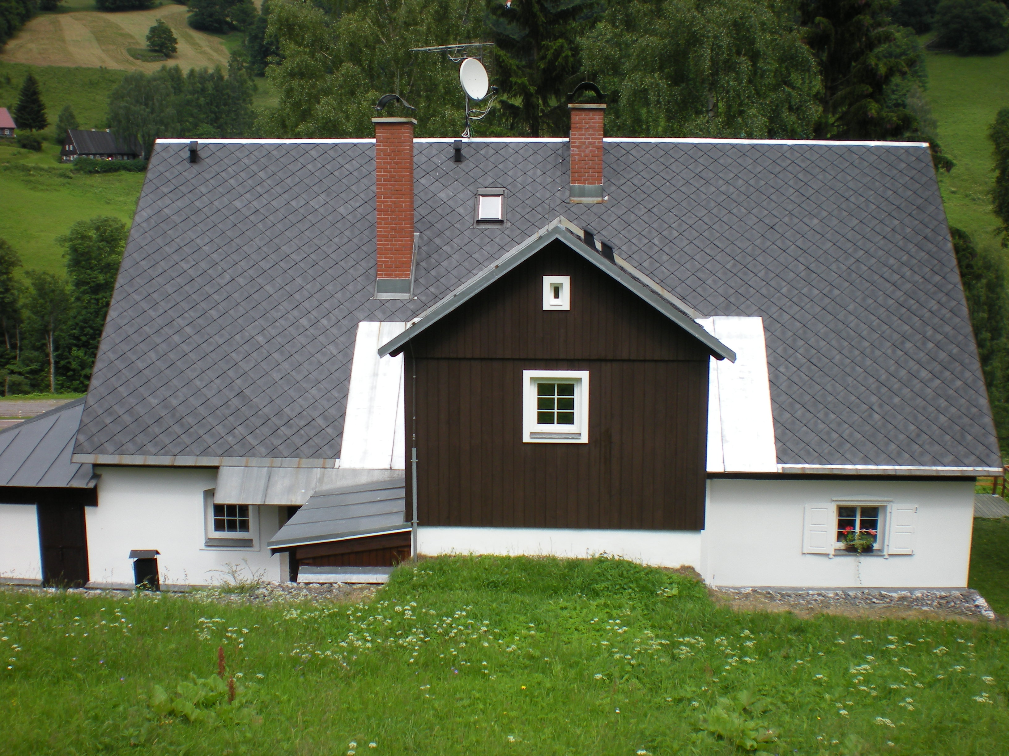 Výměna krytiny za šablony Capaco ve Velké Úpě (2009)