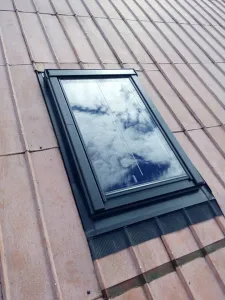 Výměna střešních výlezů za střešní okna