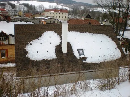 Šindel IKO Cambridge na novostavbě v Mladých Bukách (2009)