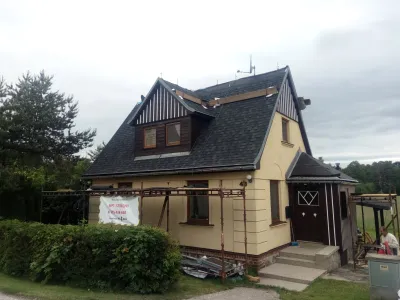 Rekonstrukce střechy IKO Cambridge s opravou krovu