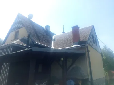 Rekonstrukce střechy IKO Cambridge s opravou krovu